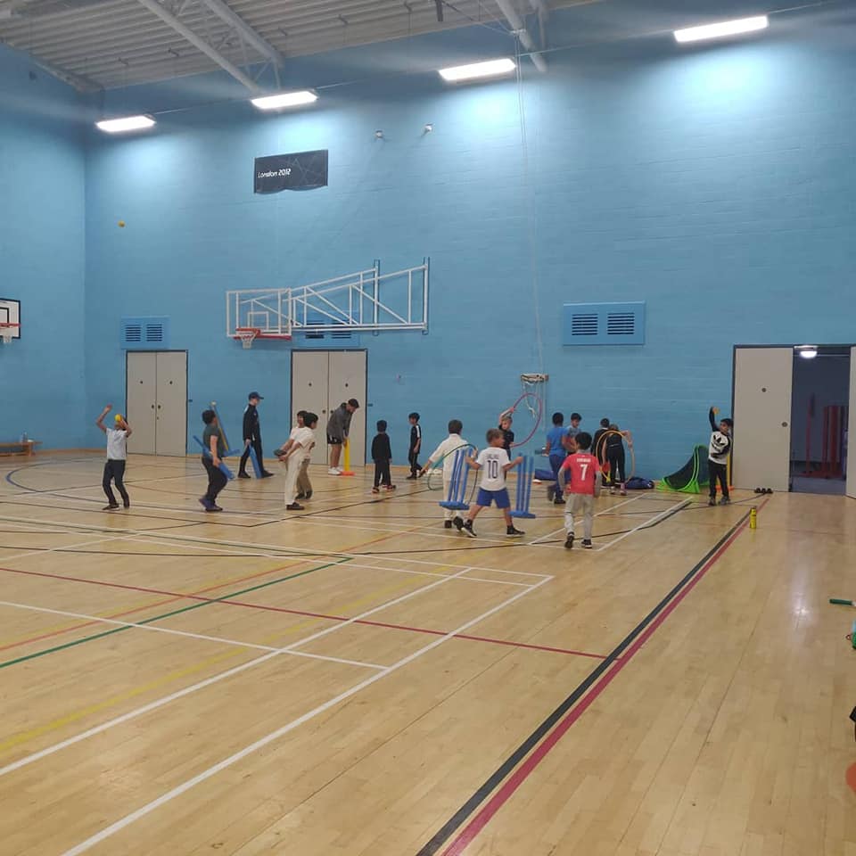 Indoor Cricket Training – Wilmington Leigh Academy – Softball for Juniors in School Years 1 -4
